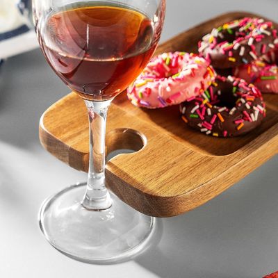 Set de cozinha com 2 bandejas de madeira de acácia com porta-vinho e tabuleiros de queijo