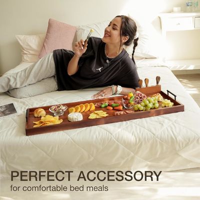 Grande tabuleiro de madeira perfeito para exibir e servir seus queijos favoritos