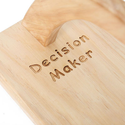 Faixa etária de 8 a 13 anos Popular Artesanato esculpido de carvalho Decoração para brincar ao ar livre