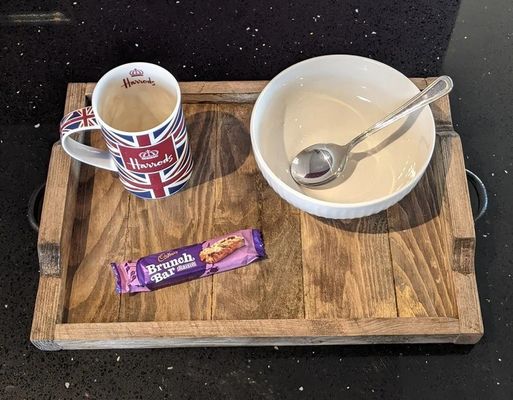 Taça de serviço de madeira gravada por encomenda Estilo rústico para tela de mesa de café e suporte de taça