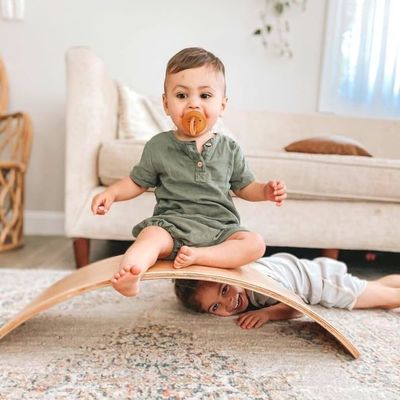 Logotipo personalizado Wood Wobble Board Set de 2 para adultos em ginásio e surf Montessori jogo