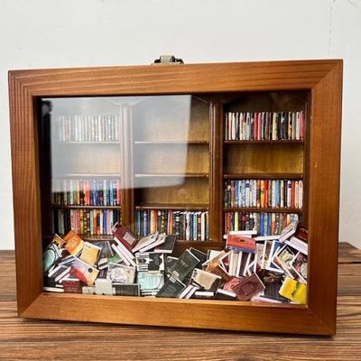 Mini Livro de madeira Caixa de fósforos Exibição Estante de livros Armário Design contemporâneo para decoração residencial