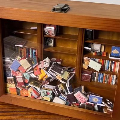 Mini Livro de madeira Caixa de fósforos Exibição Estante de livros Armário Design contemporâneo para decoração residencial