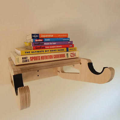 Sala de estar Montagem de parede de bicicleta de madeira com prateleira Design de armazenamento multifuncional e inteligente