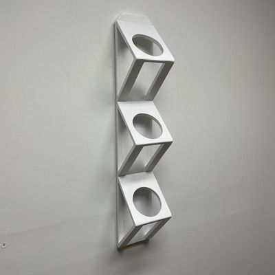 Plantação de parede de madeira em branco com logotipo personalizado aceitável