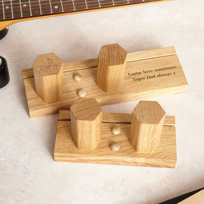 Montador de parede de madeira e suporte de guitarra personalizado para o seu espaço de performance