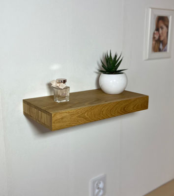 Descrição de prateleira de compartimento secreto flutuante para organizar objetos de valor em carvalho rústico