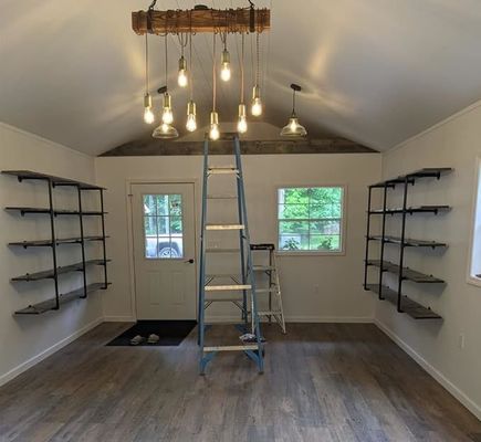 Montador de parede industrial de madeira Prateleira de tubos de ferro para bricolage Prateleira de escritório aberta Prateleira de cozinha