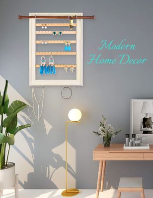 Display de joias de parede com bracelete, porta-colares e bastão