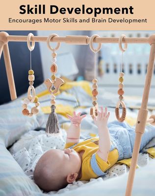 2407Frame Activity Gym Bar pendurado brinquedos de bebê de madeira com 4 brinquedos na sua cor
