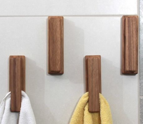 Classificação do porta-toalhas de madeira Rack não dobrável Ganchos de madeira de noz como seu pedido