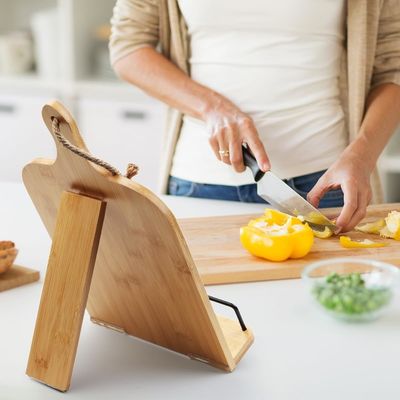 Livro de cozinha de nível único com gráfico de conversão de medições