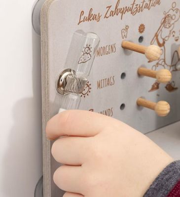 Temática de amor Estação de escovação de dentes para crianças com espelho de madeira e economia de espaço