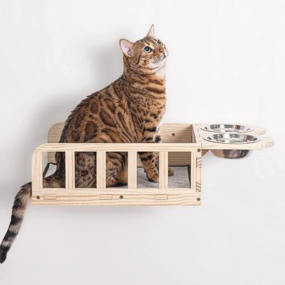Moderno estilo de design de parede montada em madeira cat feeder prateleira com duas tigelas serviço personalizado