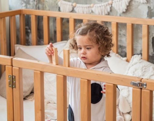 OEM Eco-friendly cama de madeira com proteção extra cama infantil cama de brinquedo cama de madeira maciça