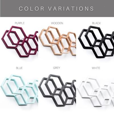 Repositório de papel de banheiro de madeira com estante de armazenamento de tecido montado na parede em design de favo de mel