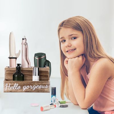 Mantenha sua casa de banho arrumada sem esforço com este aparelho de secar e endireitar cabelo de madeira