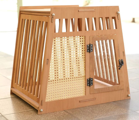 Casa de cães e gatos de madeira de cor natural Caixa com porta em branco