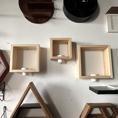 3pcs Solid Pine Wood Wall Shelf Conjunto com Plantadores de Cerâmica Branca Decoração de Escritório em Casa feita à mão