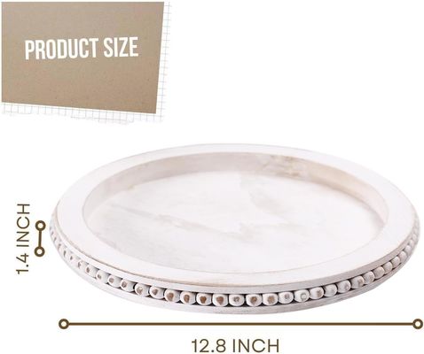 Taça de madeira personalizada com desenho branco e branco com contas