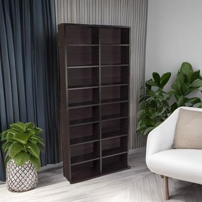 12 prateleiras ajustáveis e 4 prateleiras fixas