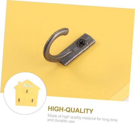 Entrada Porta-correios e porta-chaves de quarto de lama com estacas de madeira na cor natural da madeira