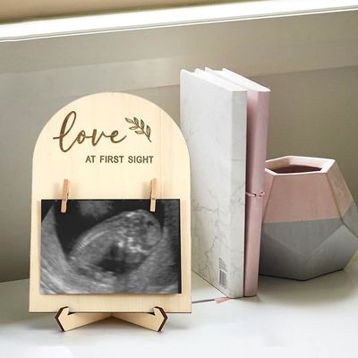 Impressão de corte a dedo 7,9 x 5,7 polegadas Quadro de foto de bebê de madeira fofinha para decoração de berçário