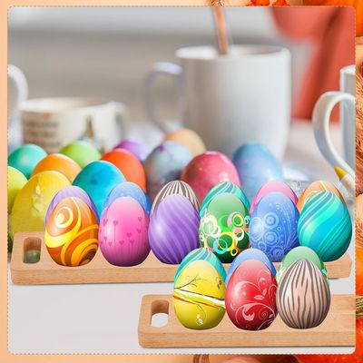 Caixa de ovos de Dia de Acção de Graças poupa espaço com este porta-chamas de madeira de 12 buracos.