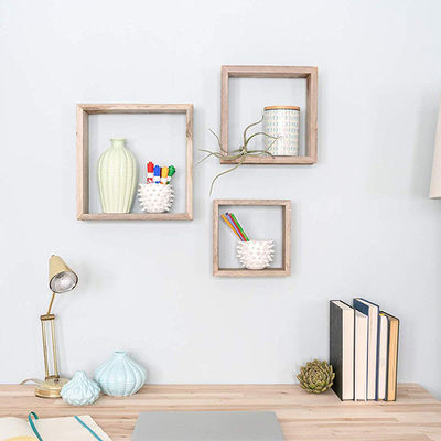 Organize o seu espaço com 3 estantes flutuantes de madeira maciça natural
