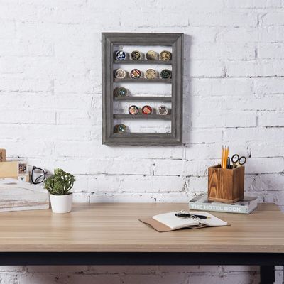 5-Tier Vintage Gray Wood Printing Burned Challenge Coin Display Rack para montagem de parede
