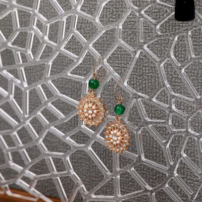 Desenho funcional Prateleira flutuante de madeira Ecrã de brincos acrílicos para logotipo personalizado