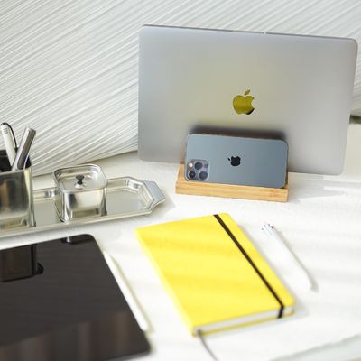 Rack não dobrável Stand de laptop vertical Logotipo personalizado Suporte de suporte duplo com Dock