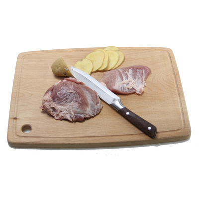 Tabela de corte de madeira maciça funcional e durável de faias com manobra de impressão queimada