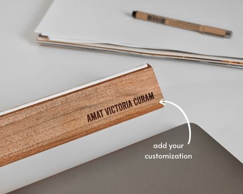 Desenho funcional Stand de laptop de madeira para Macbook Multifuncional e ergonômico