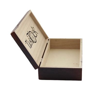 Logotipo e cor personalizáveis Caixa de cigarro de madeira com acabamento vernizado