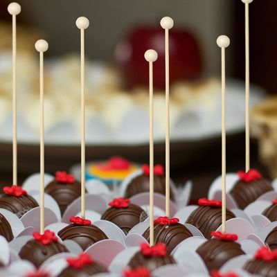 100PCS 6 polegadas Rock Candy Stick com bola de madeira Swizzle Stick Design moderno e simples