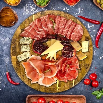 Serviço personalizado Tabela de corte de madeira de 15 polegadas com design ecológico e sulco de suco