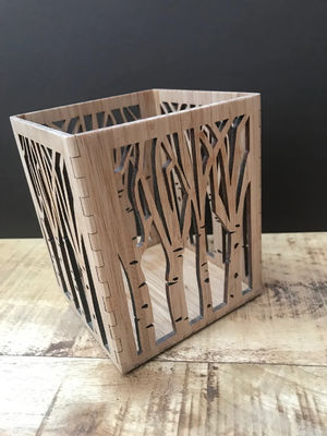 Lanterna de vela de madeira de cor simples para porta-luzes de chá artesanais em design de corte a laser