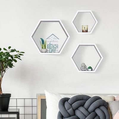 Set de prateleira de parede hexagonal esculpida em madeira para organização de decoração doméstica de fazenda rústica