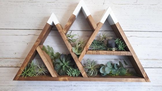Prateleiras de montanha de madeira natural Multicamadas Montadas na parede Prateleiras de exibição flutuantes 26,75x16x3,5 polegadas