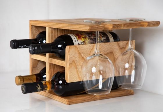 Logotipo personalizado Estante de vinho de madeira dura Porta-vinhos de alta quantidade para balcão