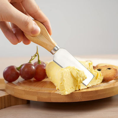 Tabuleiro de queijo de bambu com logotipo personalizado e 4 facas de corte de aço inoxidável de tamanho personalizado