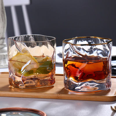 Copo de vinho de vidro colorido para qualquer evento