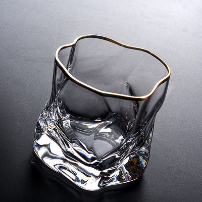 Copo de vinho de vidro colorido para qualquer evento