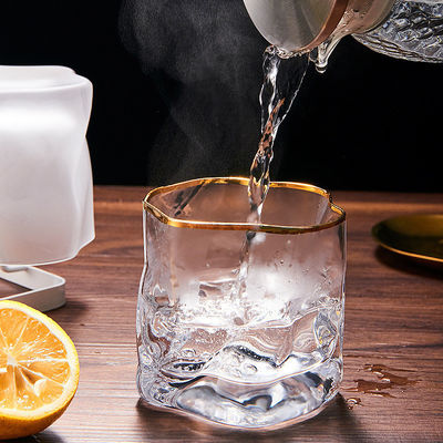 Copo de vinho de vidro colorido para qualquer evento