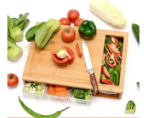 Preparação fácil de queijo e vegetais com mesa redonda de corte de pizza multifuncional