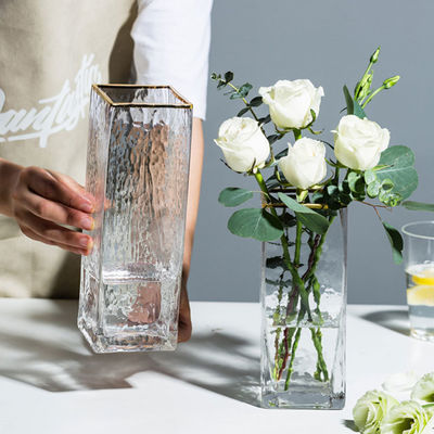 Vaso de vidro transparente feito à mão com técnica de sopro à mão
