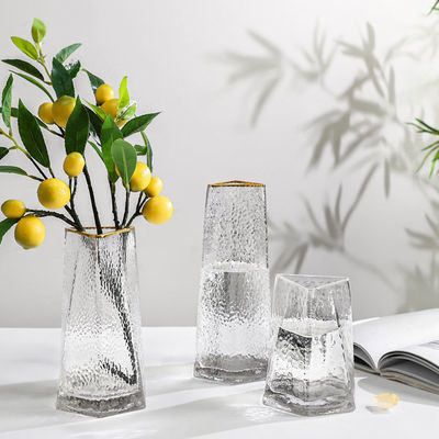 Vaso de vidro transparente feito à mão com técnica de sopro à mão