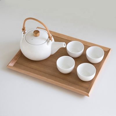 Delicada bandeja de madeira nórdica Eco-friendly e personalizável com impressão gravada a laser