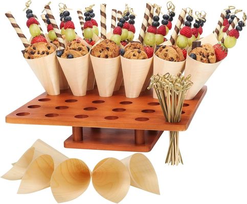 Estaca de cone de sorvete de madeira em cor simples para caminhões de comida ou eventos de catering